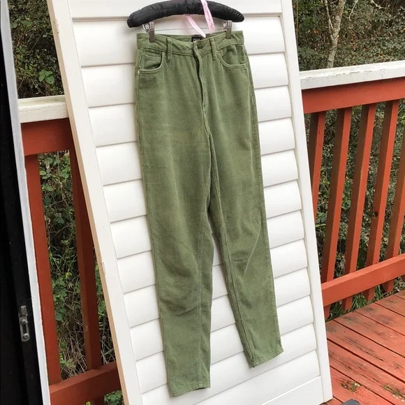 Urban Outfitters Mom High-Rise Corduroy Pants - Picture 2 of 16